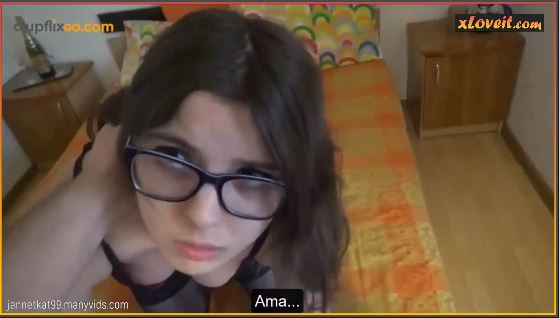 Alt Yazılı Porno Kız kardeşini mastürbasyon yaparken yakalıyor