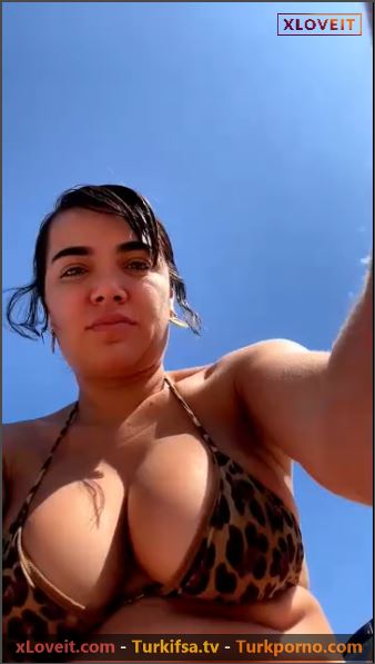 Daisy ifşa Uzanmışım kumsala